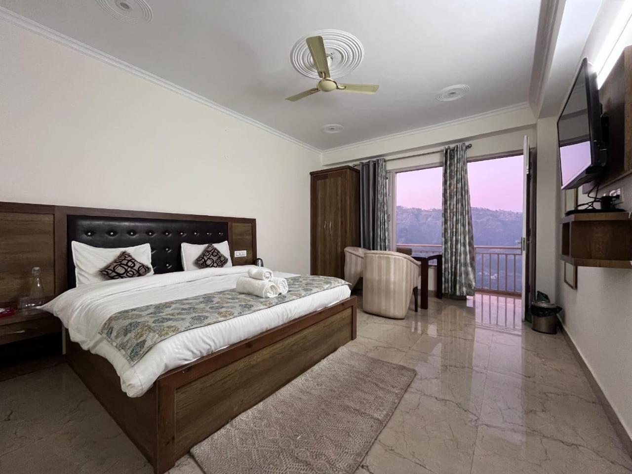 Hotel Tribe View - Away From City Hustle !! Top Rated & Most Awarded Property !! A Peaceful Stay Касаулі Екстер'єр фото