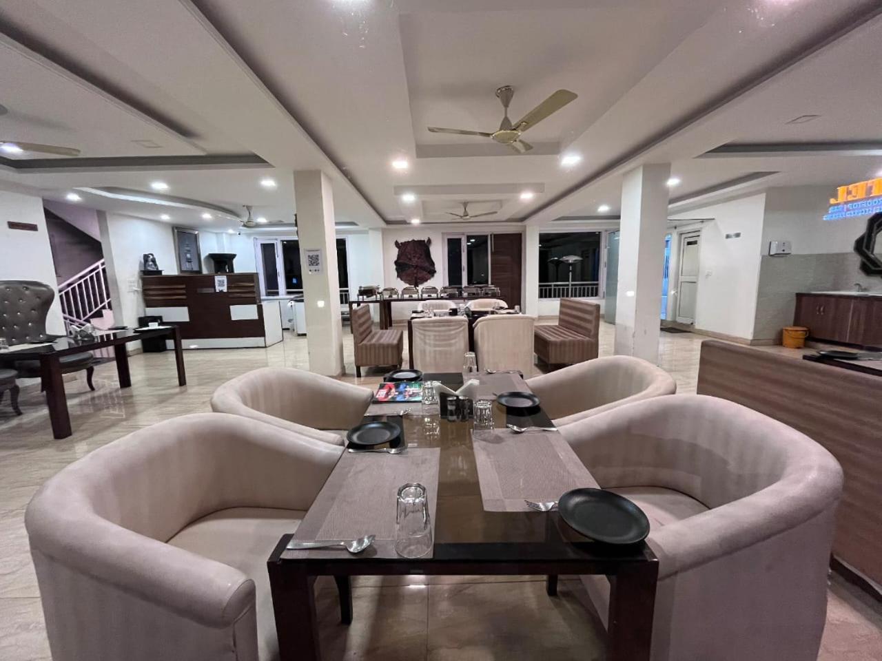 Hotel Tribe View - Away From City Hustle !! Top Rated & Most Awarded Property !! A Peaceful Stay Касаулі Екстер'єр фото